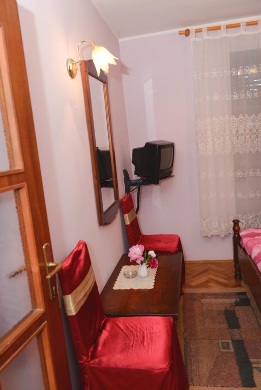 Beli Dvor Hotel ซอมโบร์ ห้อง รูปภาพ